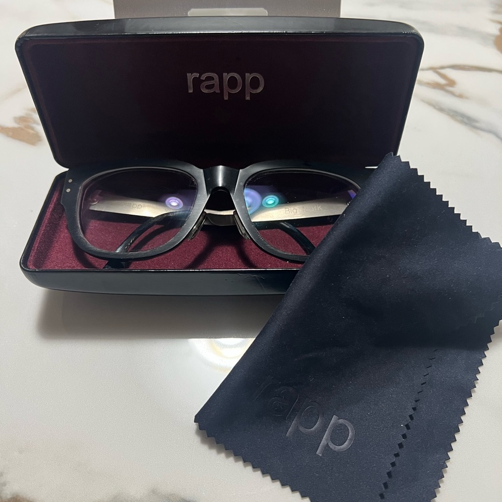 Rapp Glasses with Case